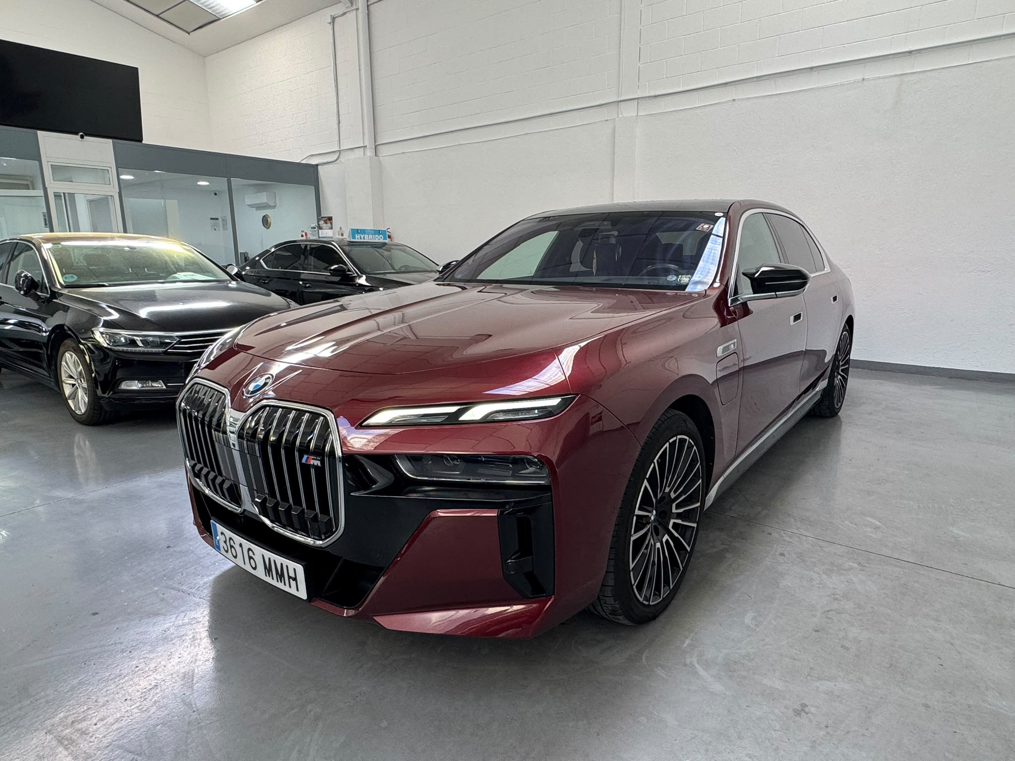 BMW M760e xDrive G70